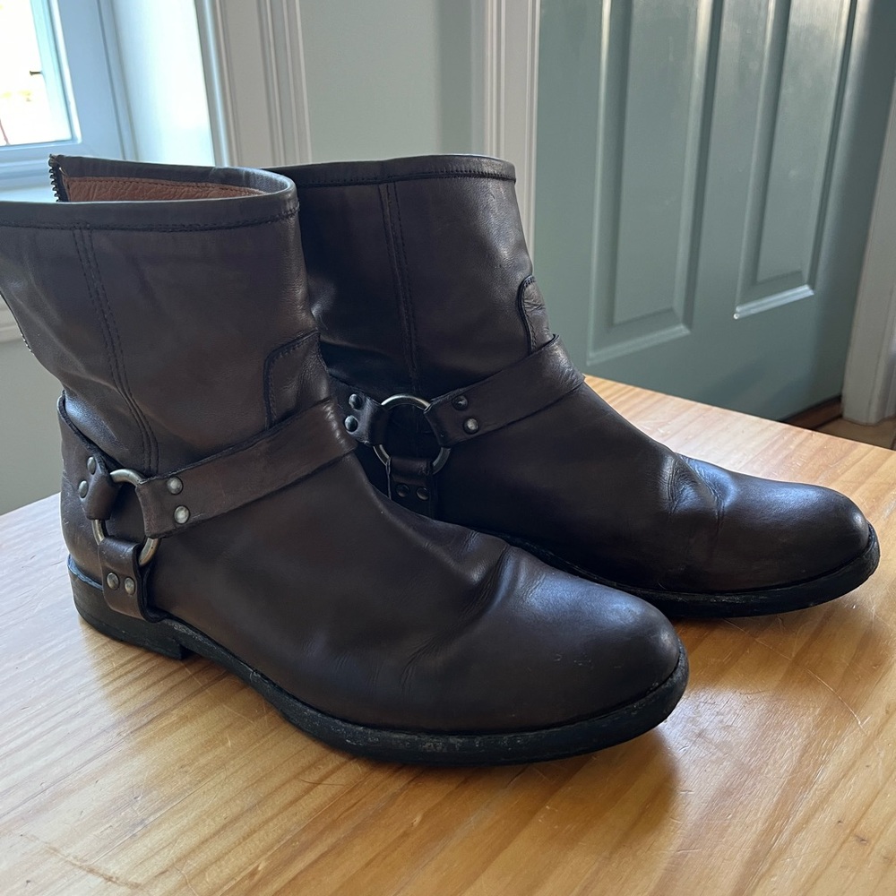 FRYE Veronica harness boots